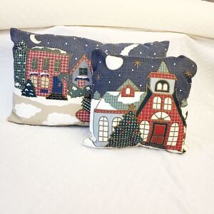 Christmas Town Scene Throw Pillow Set